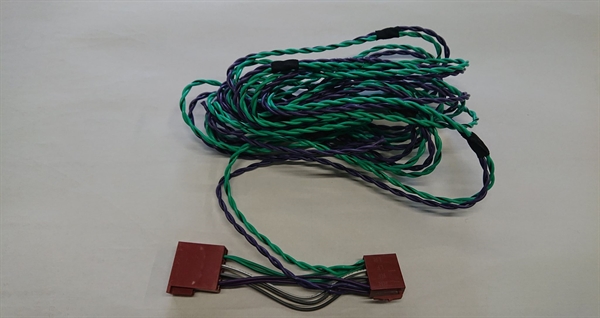 HI - LEVEL ISO TIL AKTIV SUB FRA BAG HØJTTALERE 5 METER (STJÆLER OG SENDER SIGNAL VIDERE)